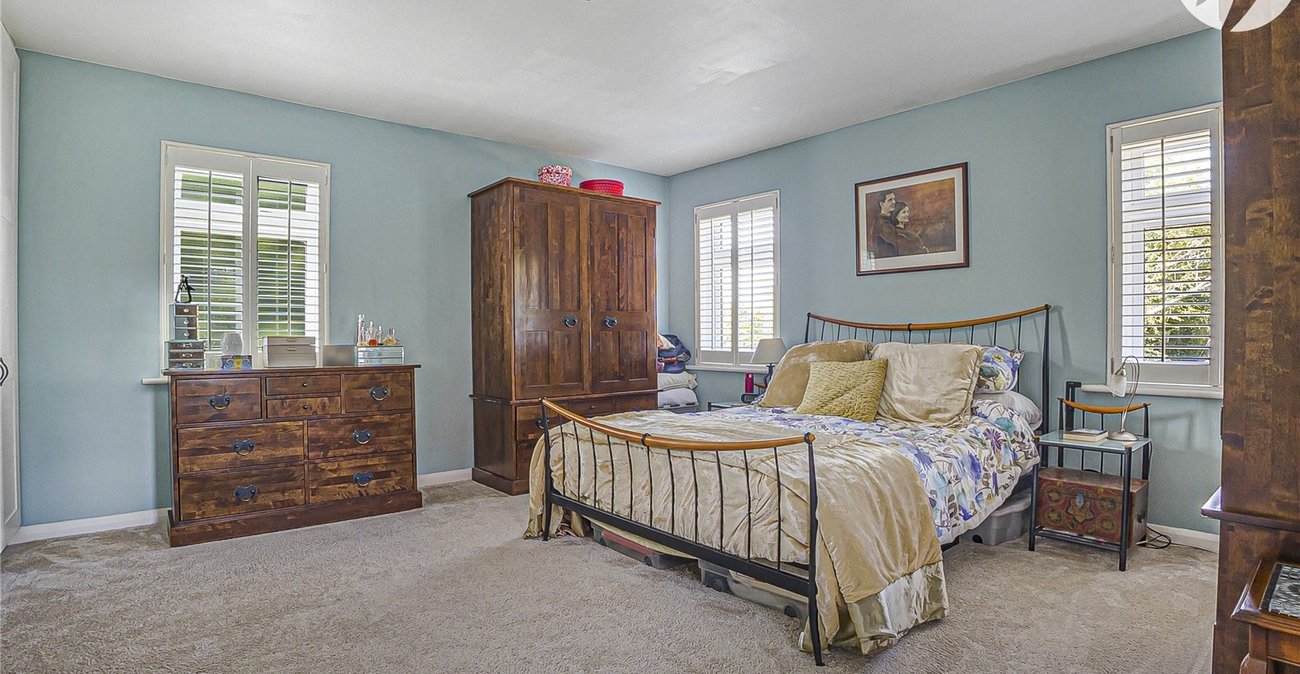 5 bedroom house for sale in Hextable | Robinson Jackson