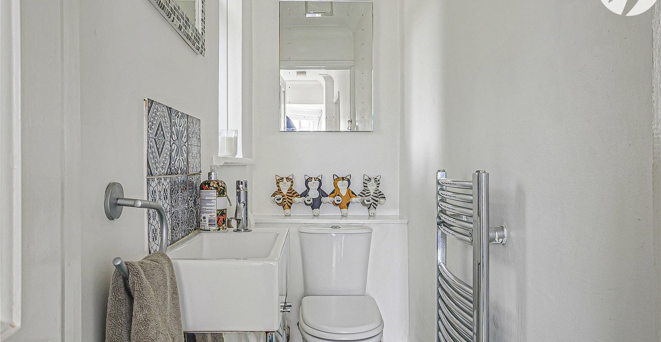 5 bedroom house for sale in Hextable | Robinson Jackson