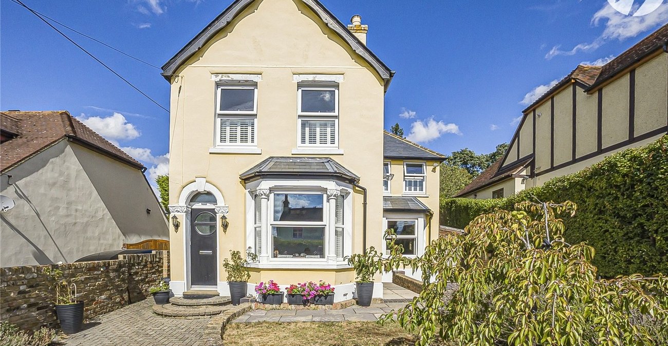 5 bedroom house for sale in Hextable | Robinson Jackson