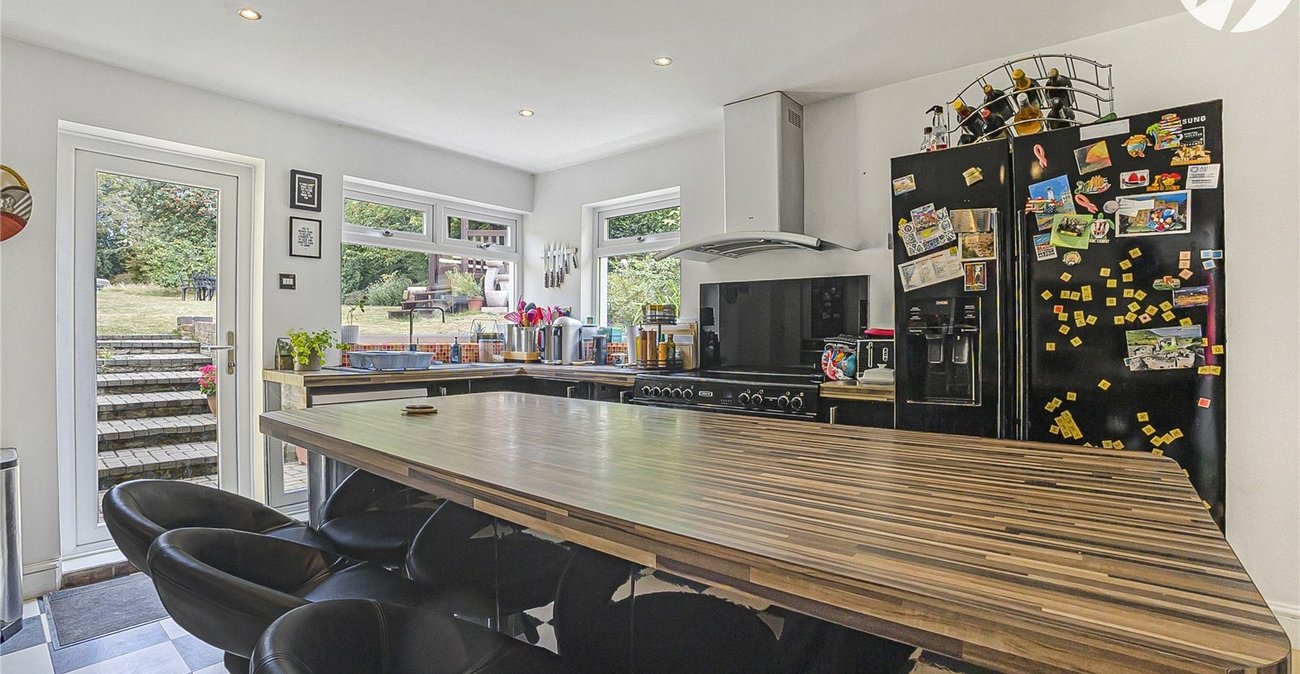 5 bedroom house for sale in Hextable | Robinson Jackson