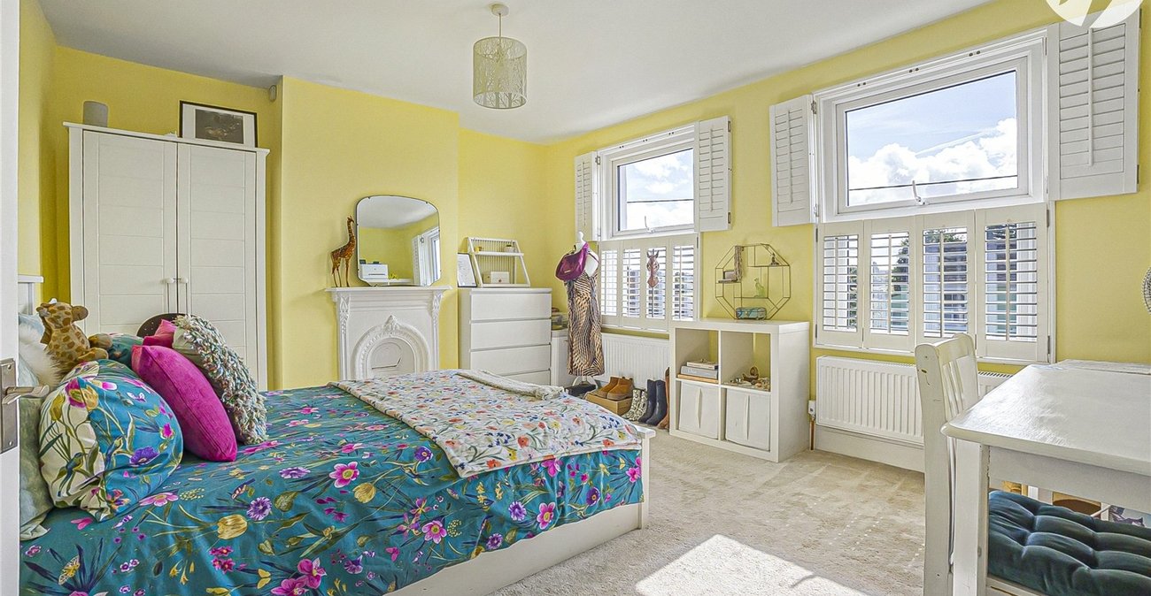 5 bedroom house for sale in Hextable | Robinson Jackson