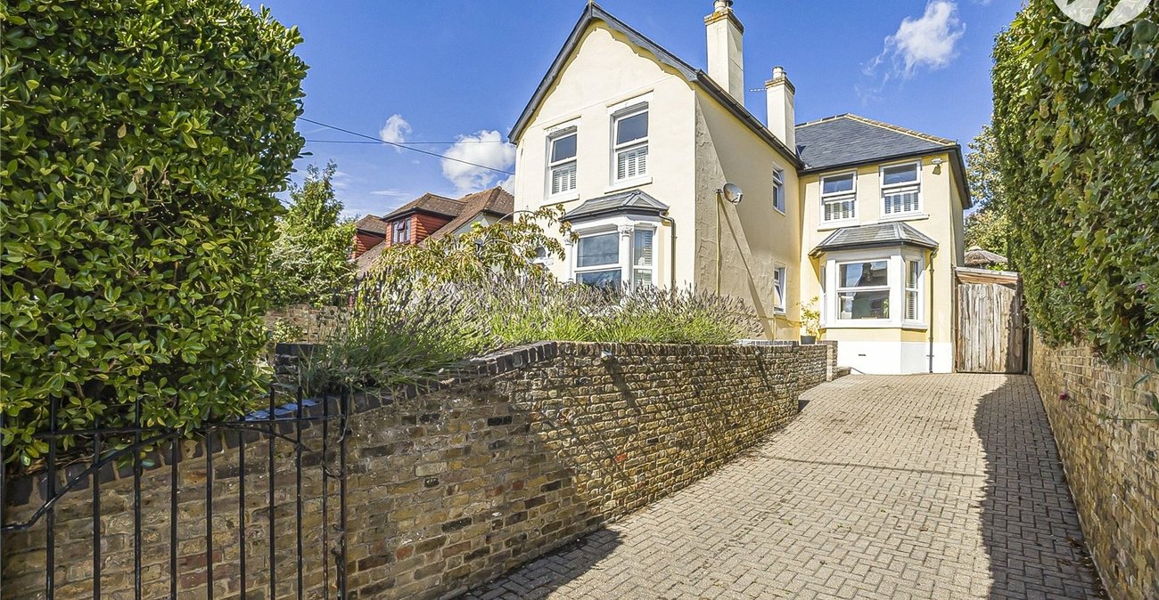 5 bedroom house for sale in Hextable | Robinson Jackson