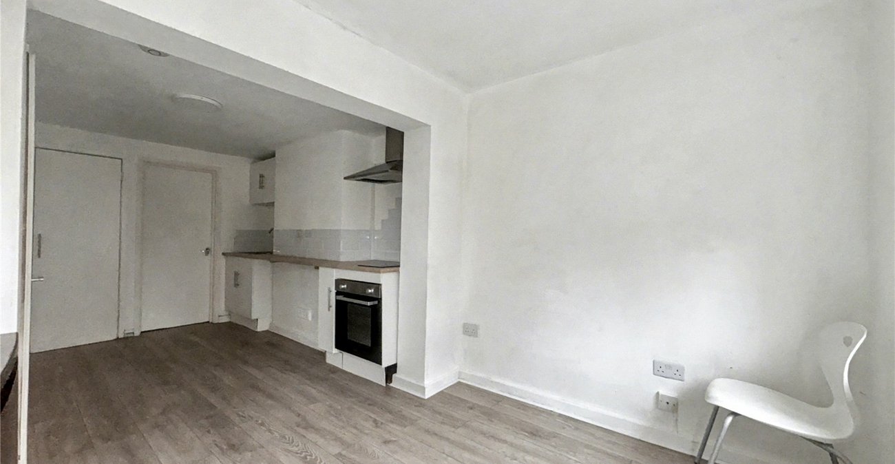 1 bedroom property for sale in Gillingham | Robinson Michael & Jackson