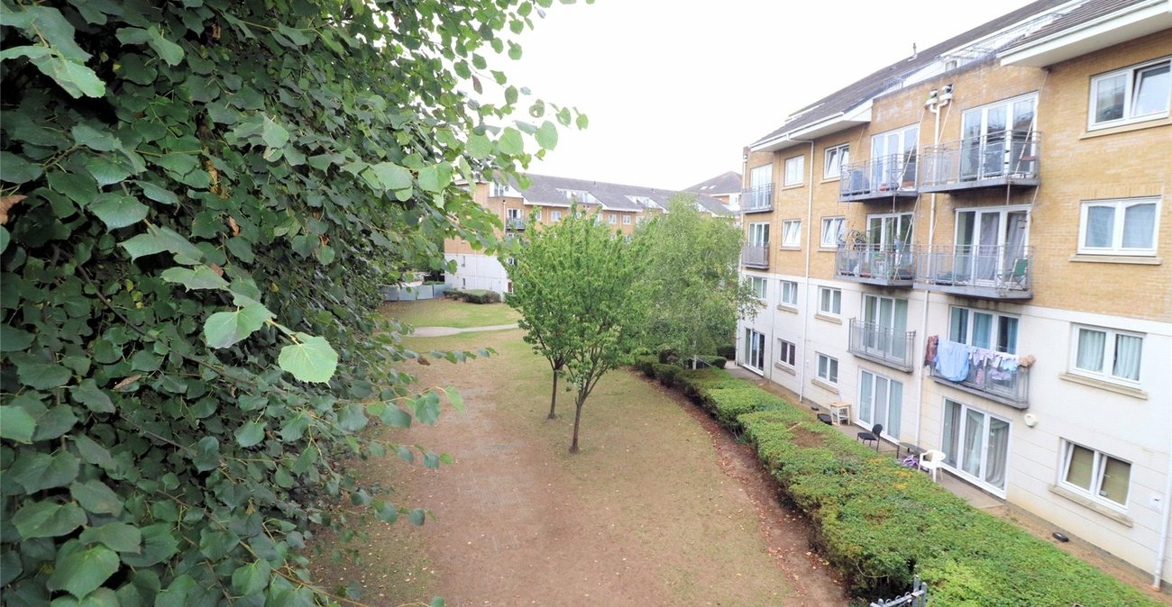 2 bedroom property for sale in Chichester Wharf | Robinson Jackson