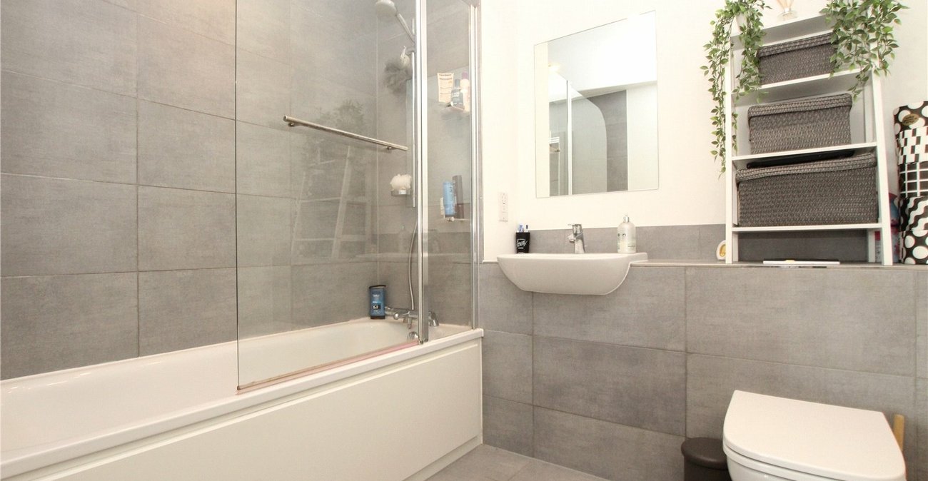 2 bedroom property for sale in Woolwich | Robinson Jackson