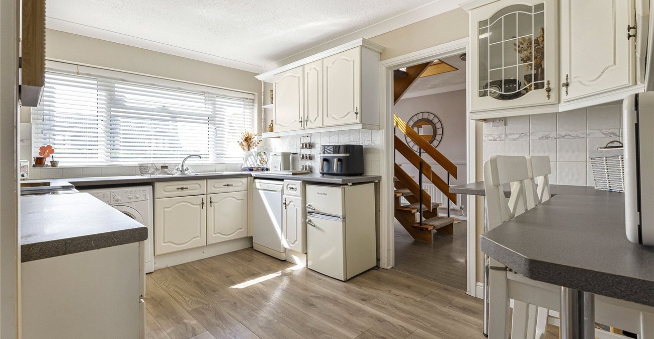 4 bedroom house for sale in Cliffe Woods | Robinson Michael & Jackson