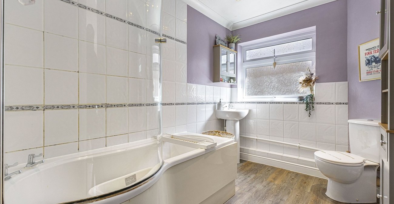 4 bedroom house for sale in Cliffe Woods | Robinson Michael & Jackson