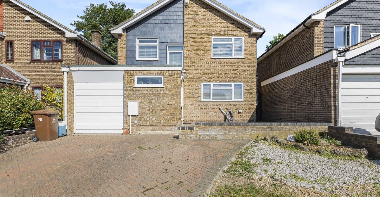 4 bedroom house for sale in Cliffe Woods | Robinson Michael & Jackson