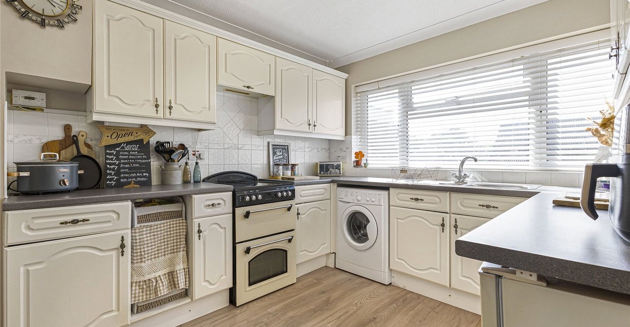 4 bedroom house for sale in Cliffe Woods | Robinson Michael & Jackson