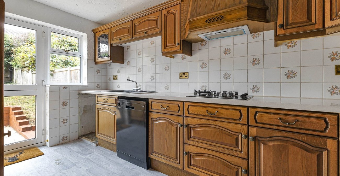 3 bedroom house for sale in Cliffe Woods | Robinson Michael & Jackson
