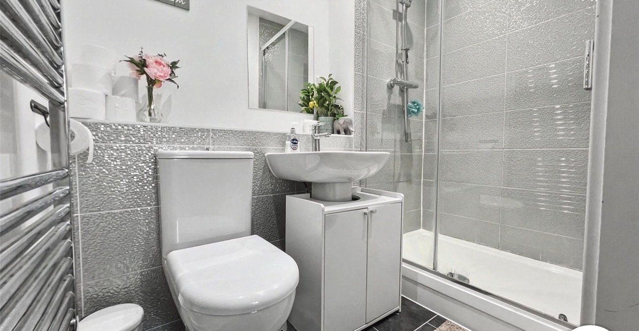 2 bedroom property for sale in Wouldham | Robinson Michael & Jackson