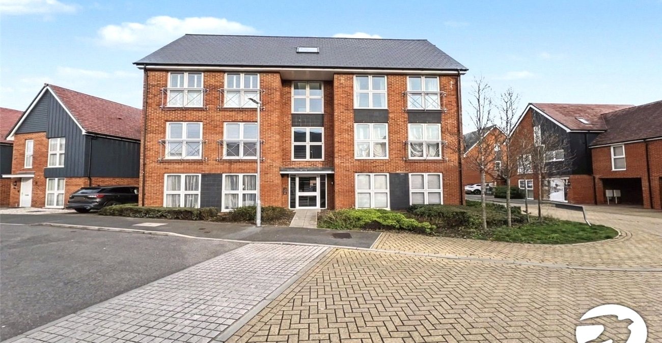 2 bedroom property for sale in Wouldham | Robinson Michael & Jackson