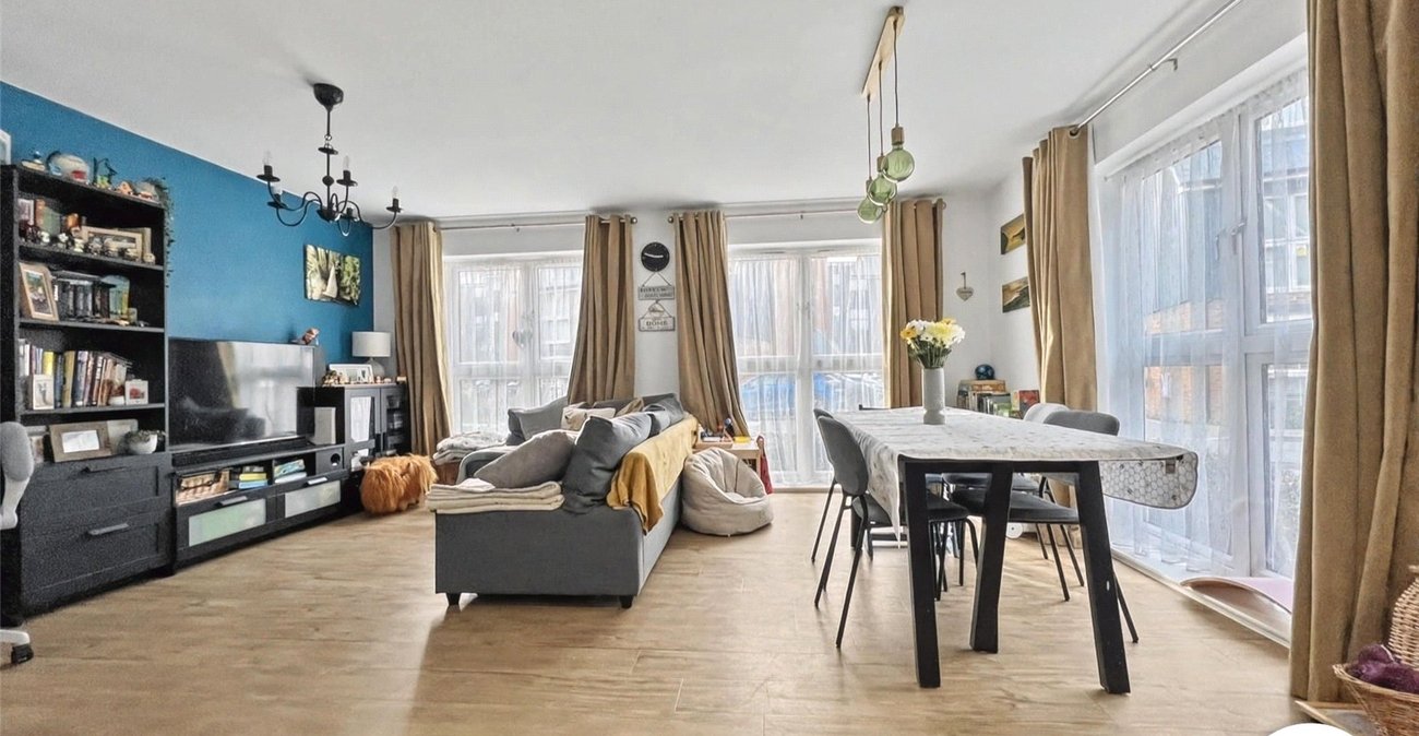 2 bedroom property for sale in Wouldham | Robinson Michael & Jackson