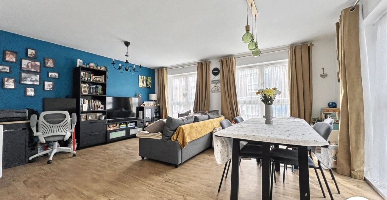 2 bedroom property for sale in Wouldham | Robinson Michael & Jackson