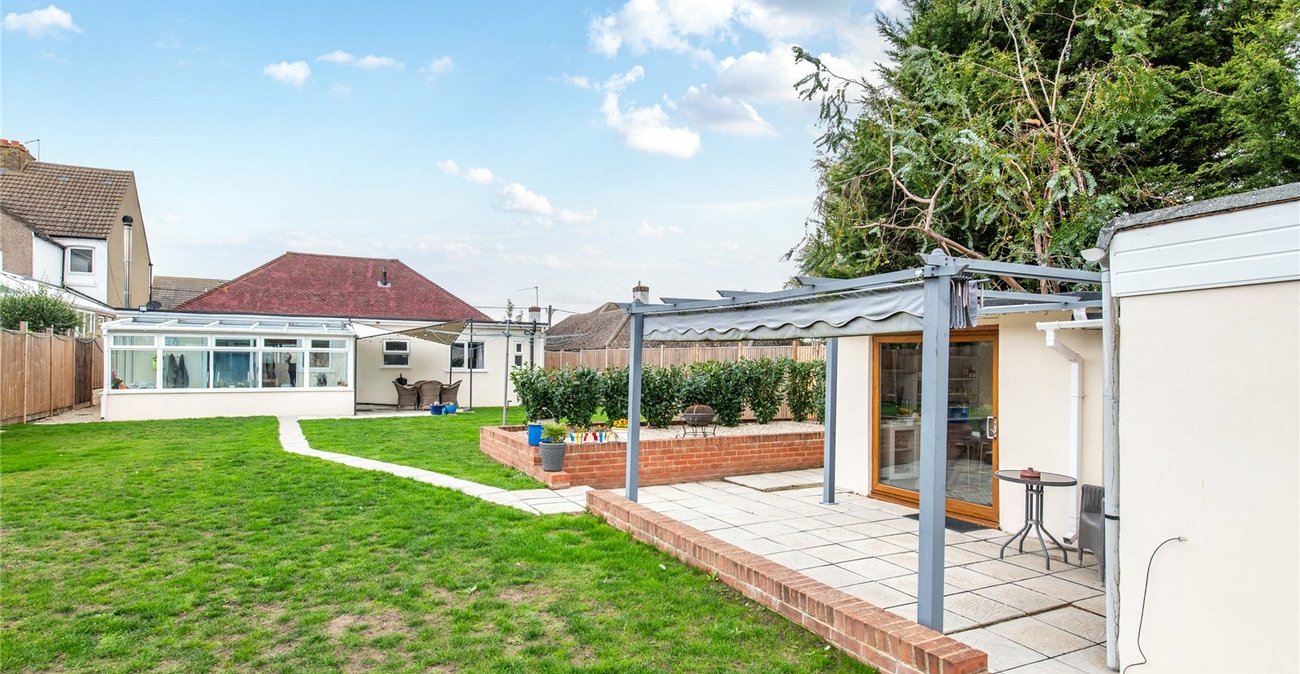 4 bedroom bungalow for sale in Higham | Robinson Michael & Jackson