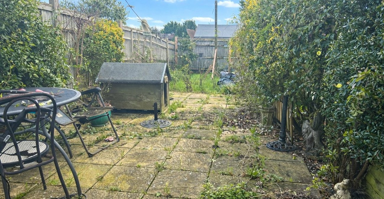 2 bedroom house for sale in Higham | Robinson Michael & Jackson