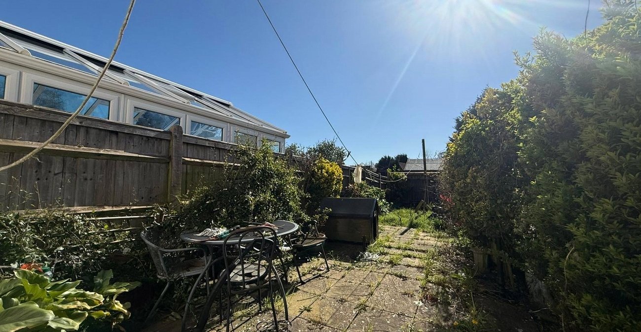 2 bedroom house for sale in Higham | Robinson Michael & Jackson