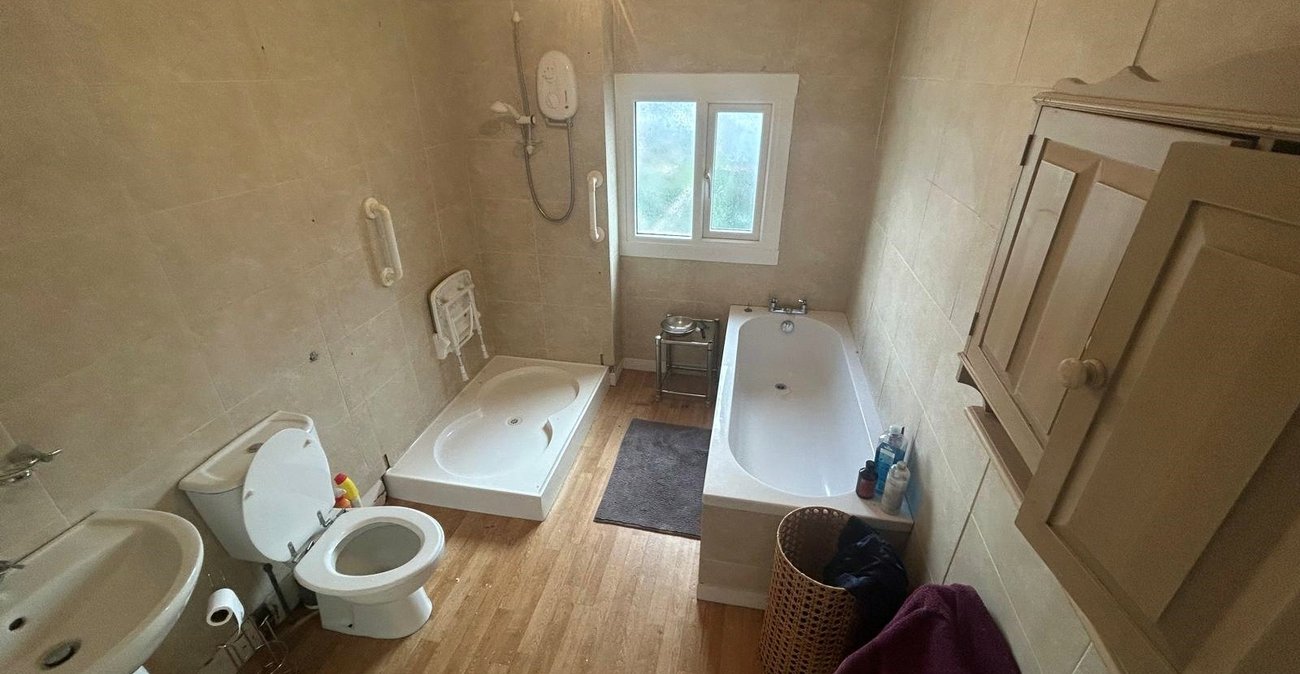 2 bedroom house for sale in Higham | Robinson Michael & Jackson