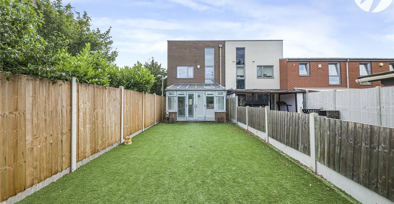 4 bedroom house for sale in Dartford | Robinson Jackson