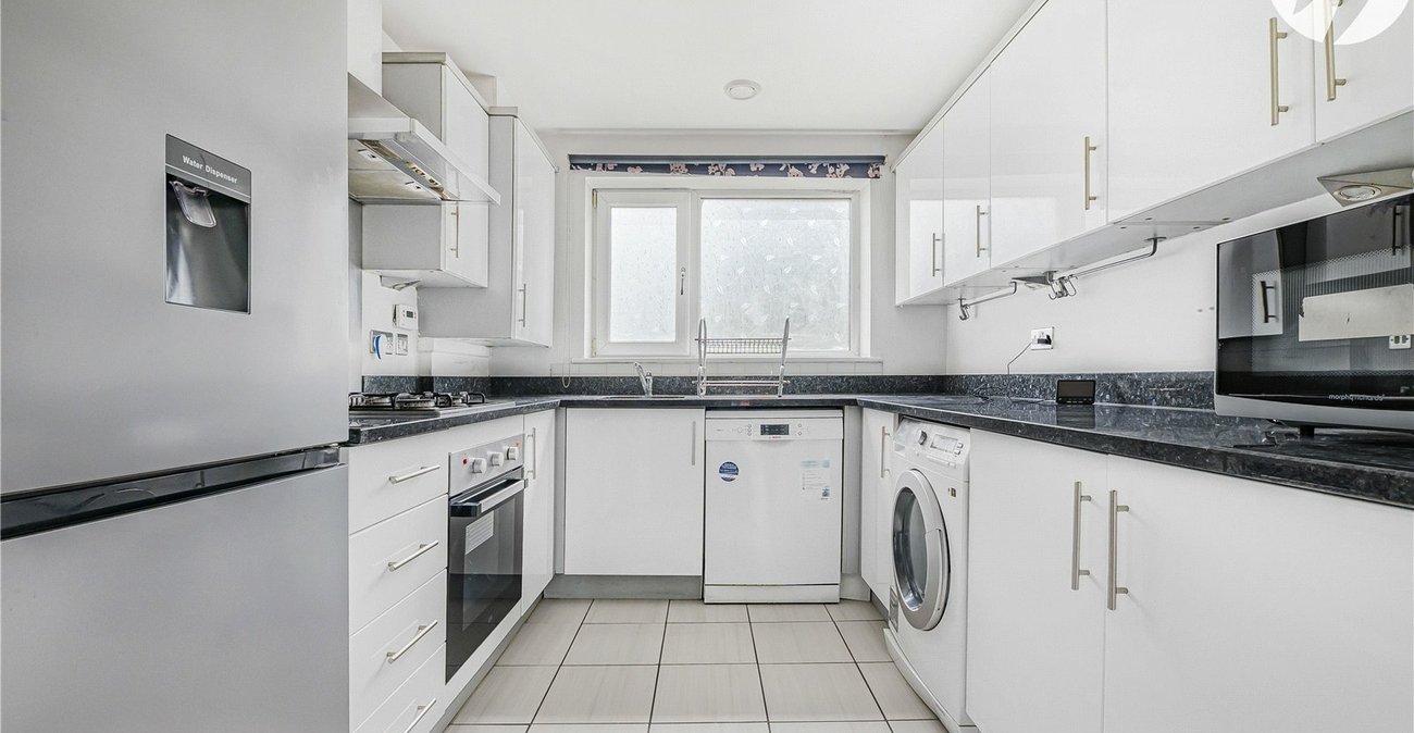 4 bedroom house for sale in Dartford | Robinson Jackson