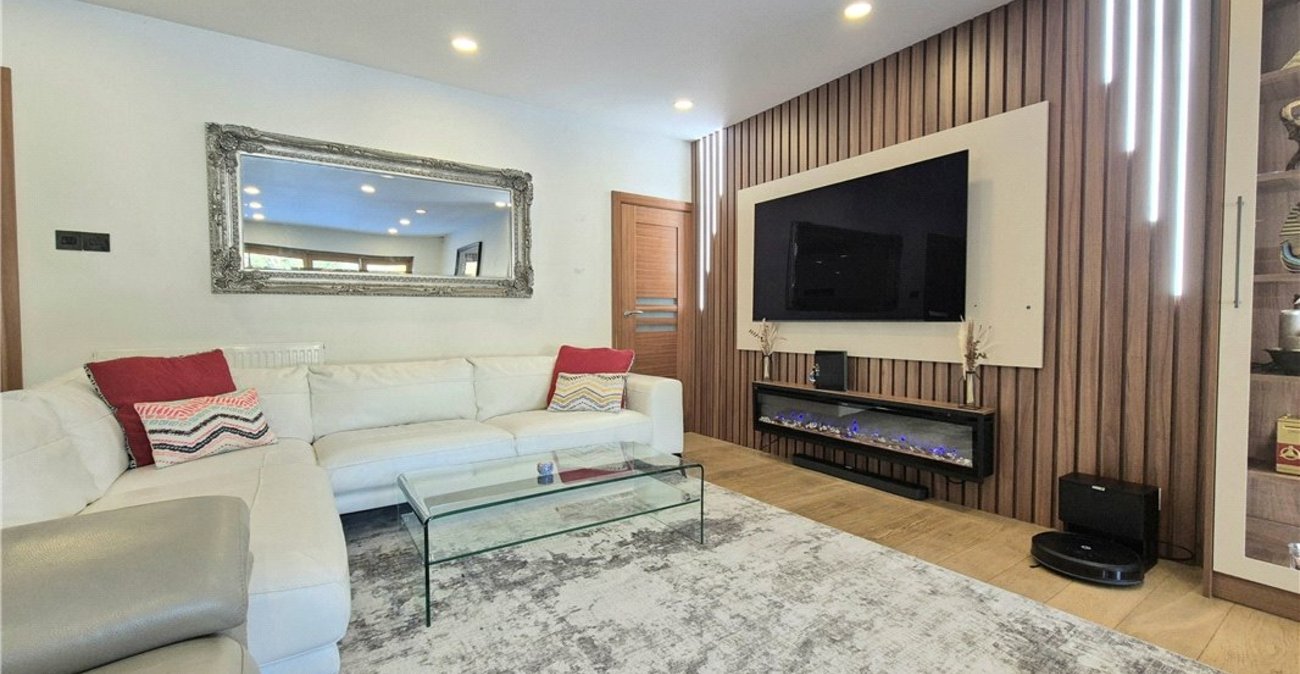 3 bedroom house for sale in Green Street Green | Robinson Jackson