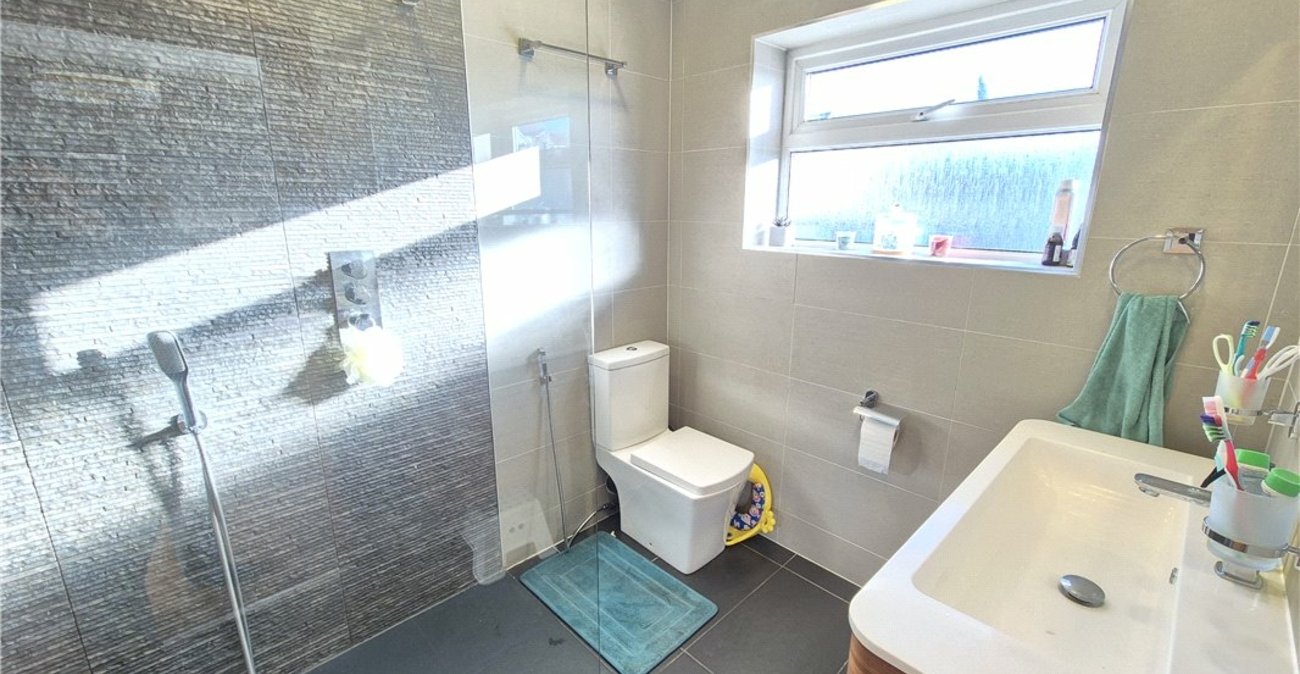 3 bedroom house for sale in Green Street Green | Robinson Jackson