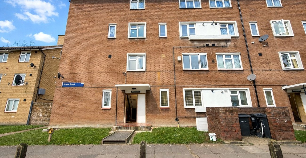 2 bedroom property for sale in London | Robinson Jackson