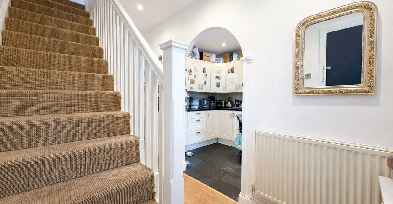 2 bedroom property for sale in London | Robinson Jackson