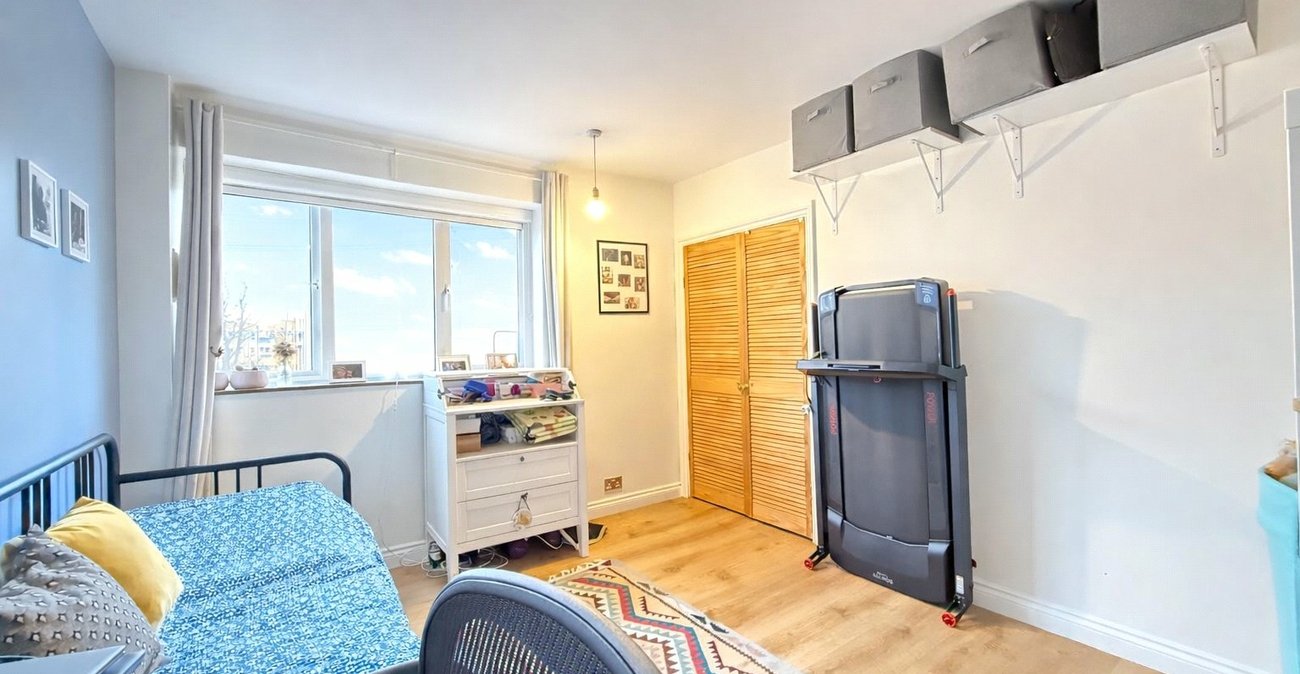 2 bedroom property for sale in London | Robinson Jackson