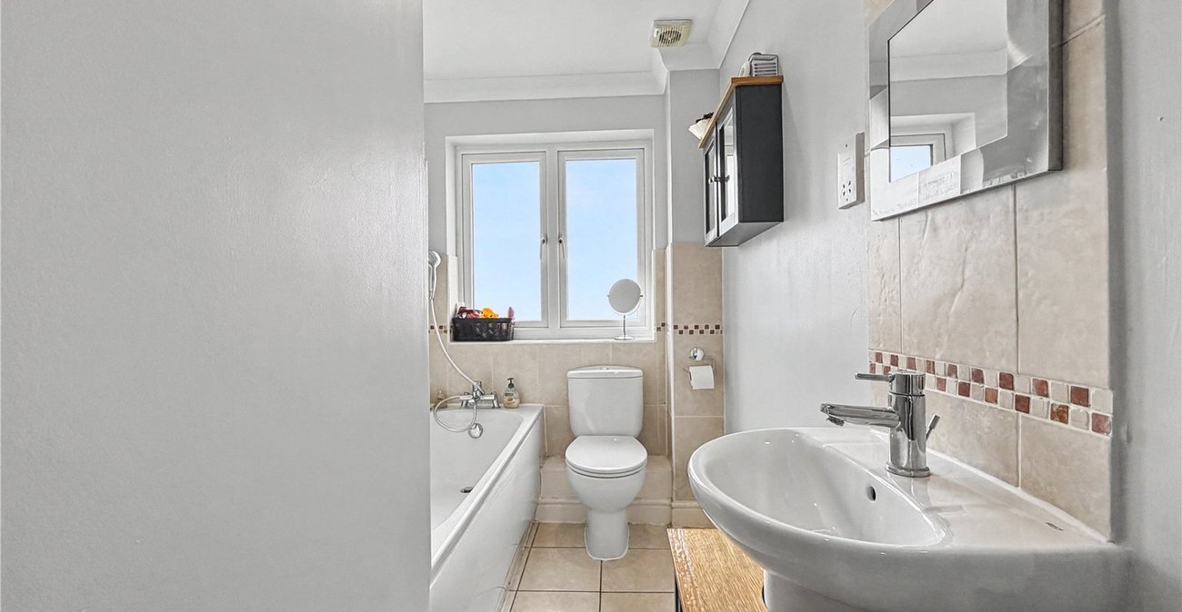 3 bedroom house for sale in Rainham | Robinson Michael & Jackson