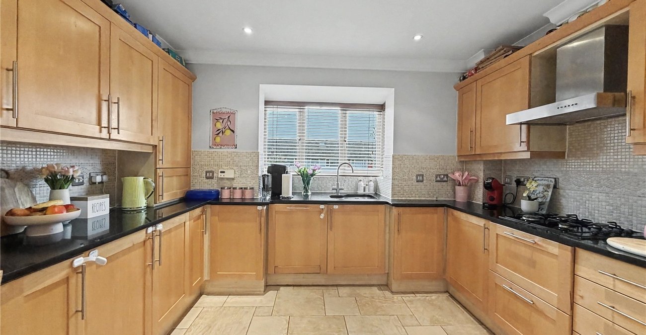 3 bedroom house for sale in Rainham | Robinson Michael & Jackson