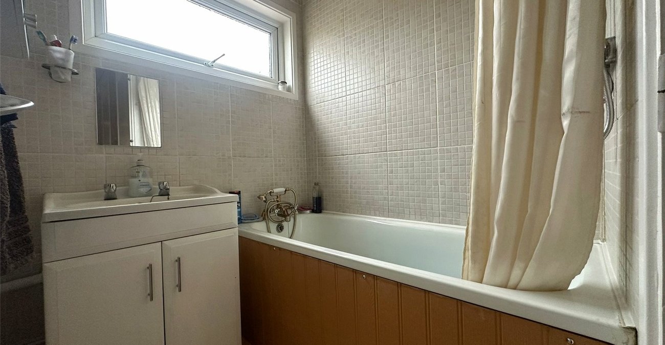 3 bedroom house for sale in Gravesend | Robinson Michael & Jackson