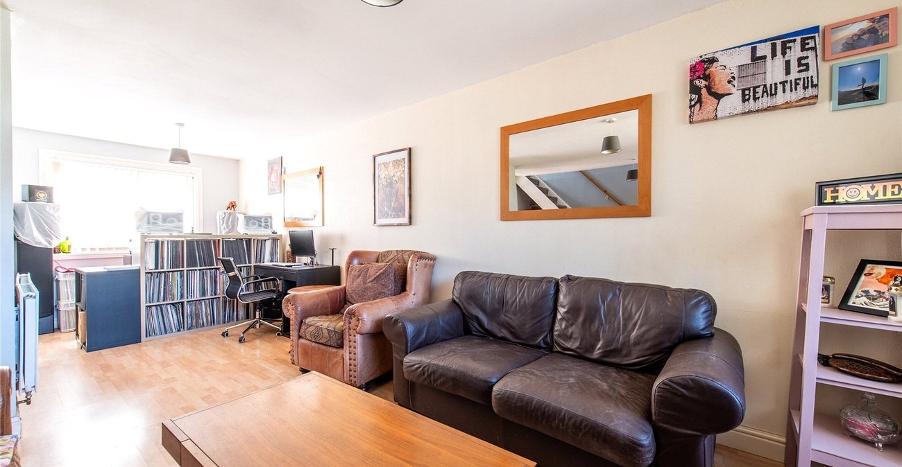2 bedroom house for sale in Gravesend | Robinson Michael & Jackson