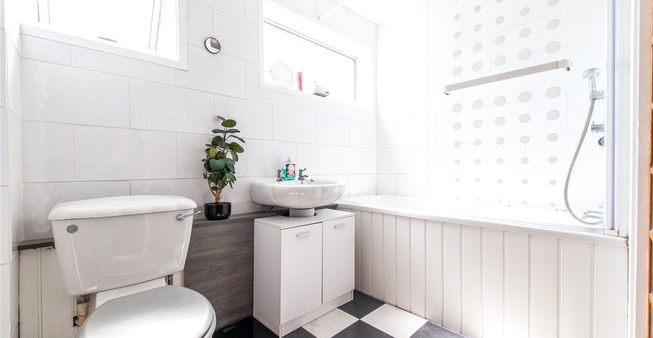2 bedroom house for sale in Gravesend | Robinson Michael & Jackson