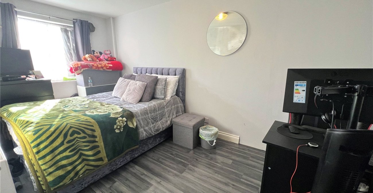 4 bedroom house for sale in Thamesmead | Robinson Jackson