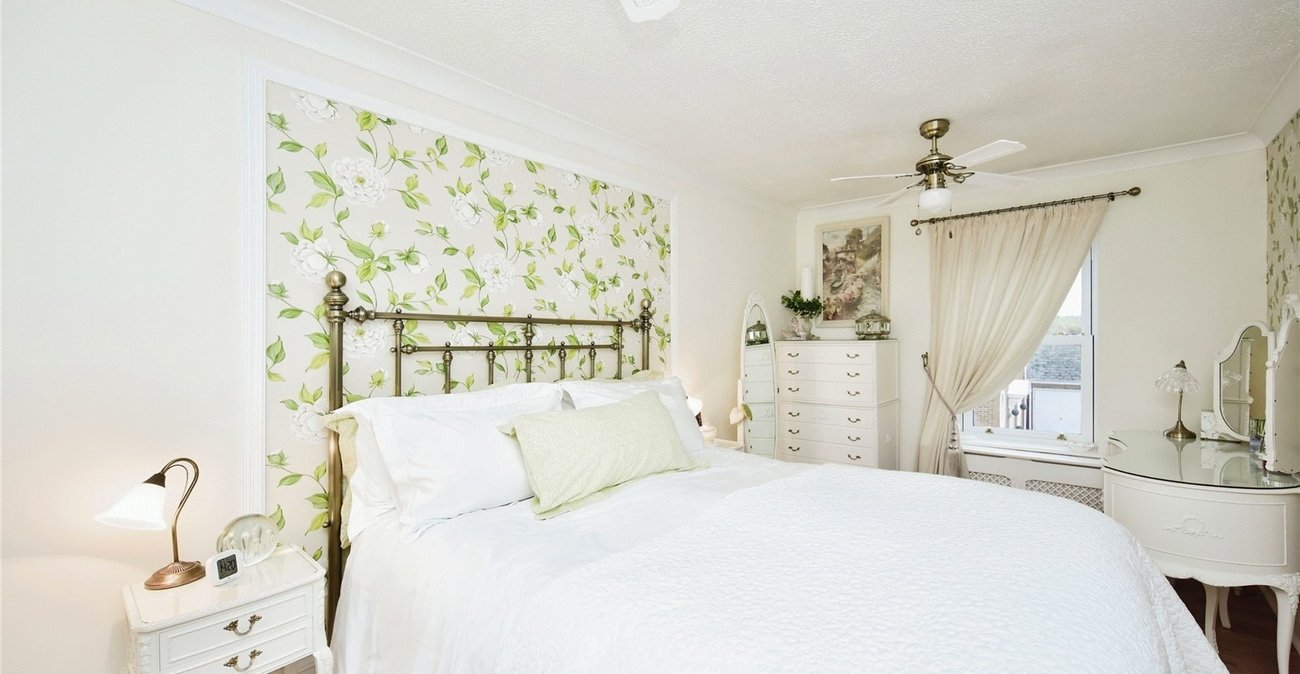 3 bedroom house for sale in Sittingbourne | Robinson Michael & Jackson