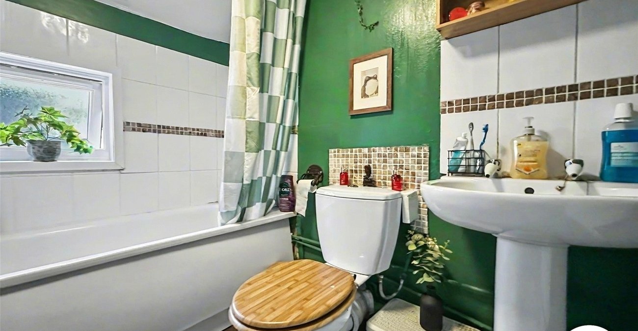 1 bedroom property for sale in Chatham | Robinson Michael & Jackson