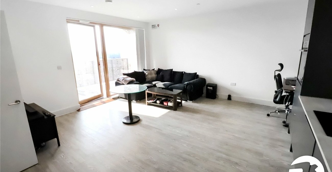 2 bedroom property for sale in London | Robinson Jackson