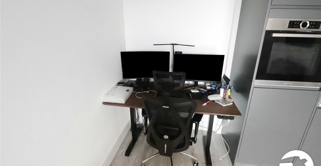 2 bedroom property for sale in London | Robinson Jackson