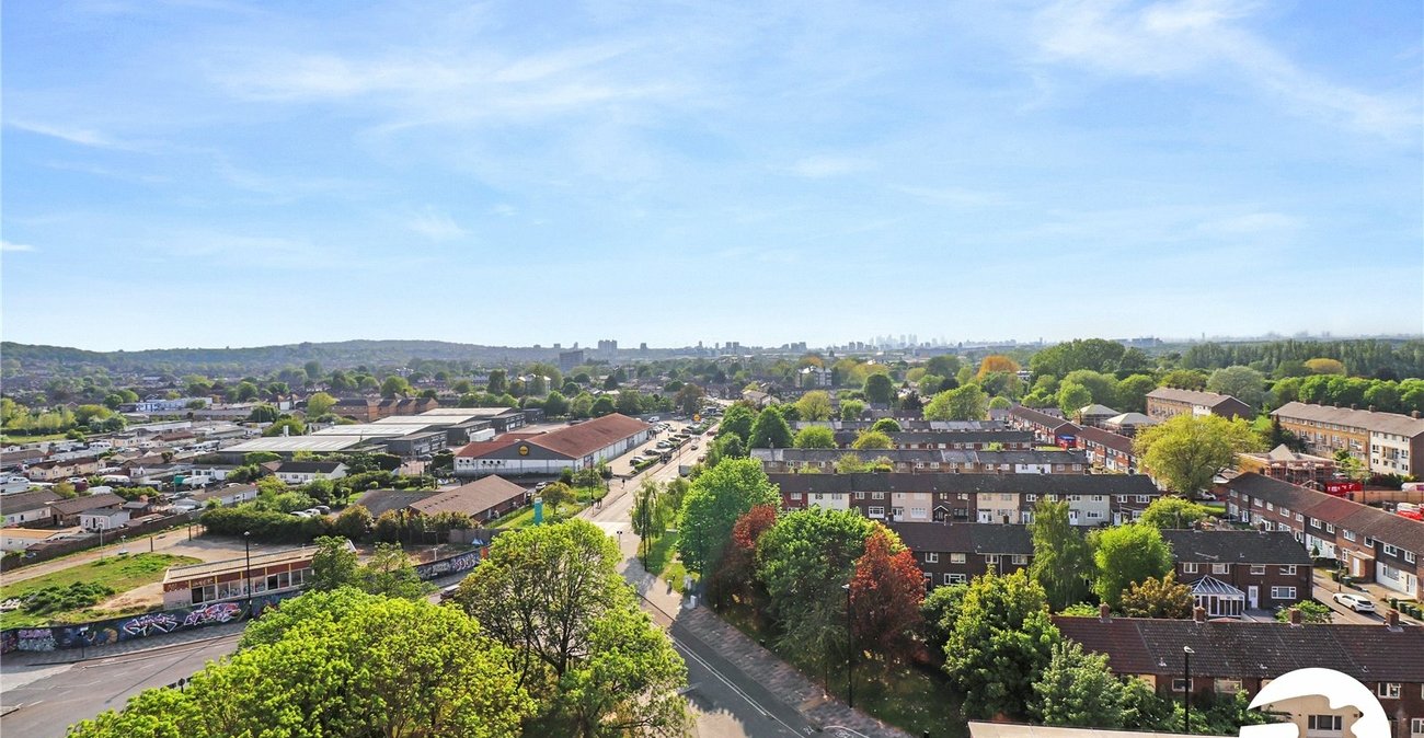 2 bedroom property for sale in London | Robinson Jackson