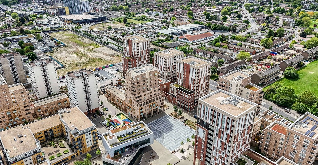 2 bedroom property for sale in London | Robinson Jackson