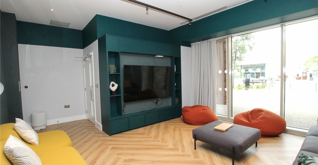 2 bedroom property for sale in London | Robinson Jackson