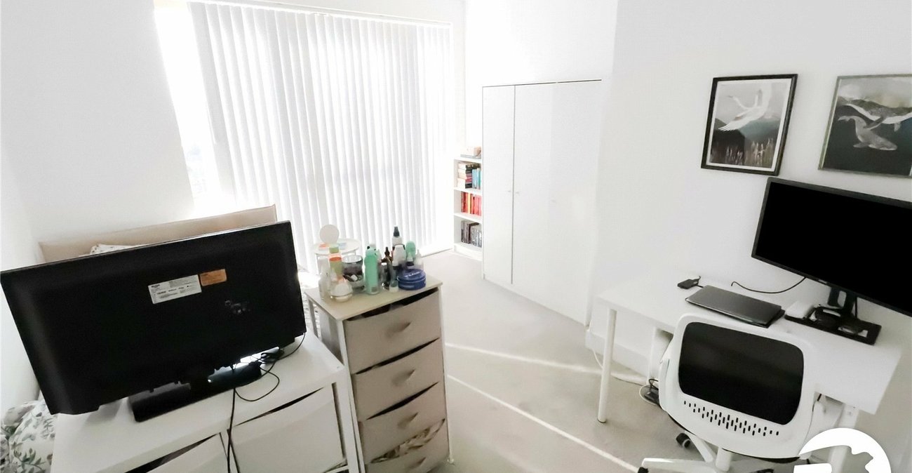 2 bedroom property for sale in London | Robinson Jackson