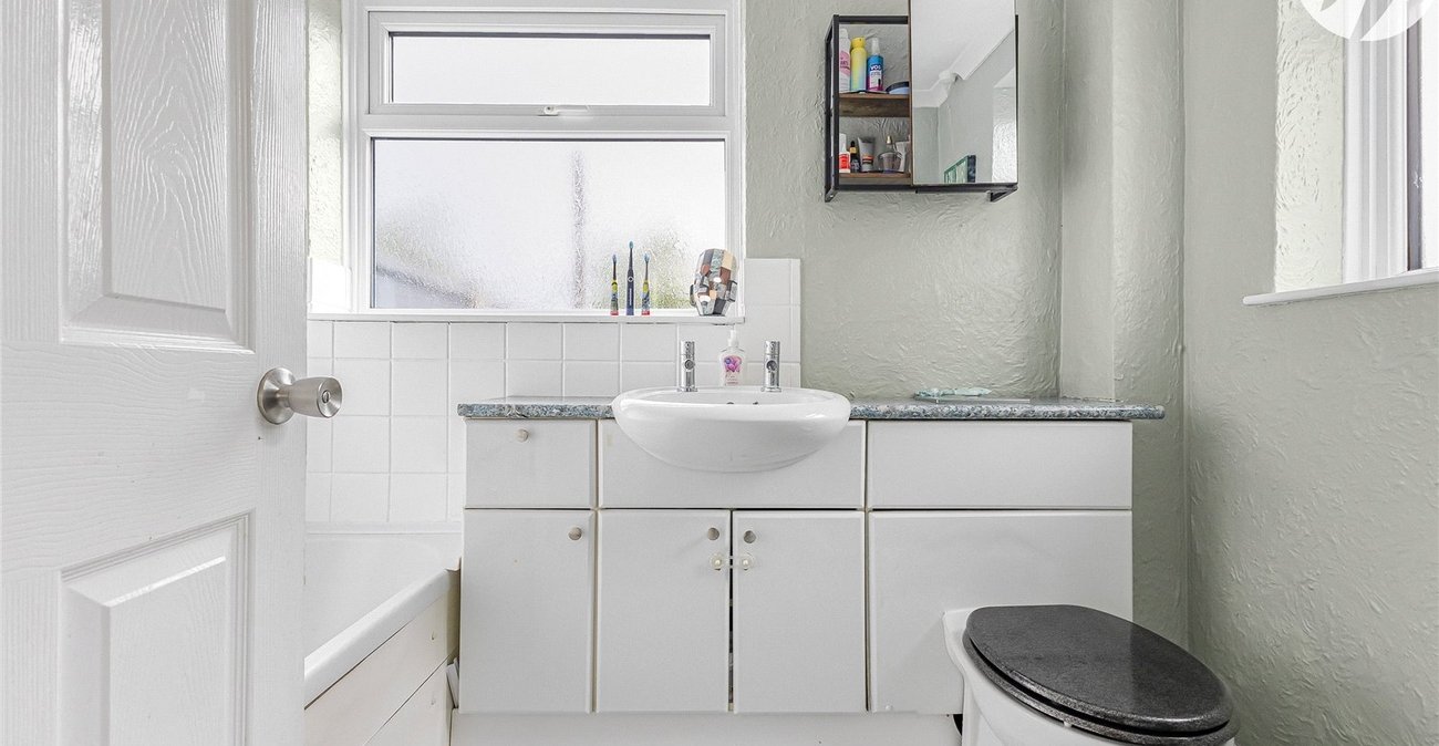 3 bedroom house for sale in Wainscott | Robinson Michael & Jackson