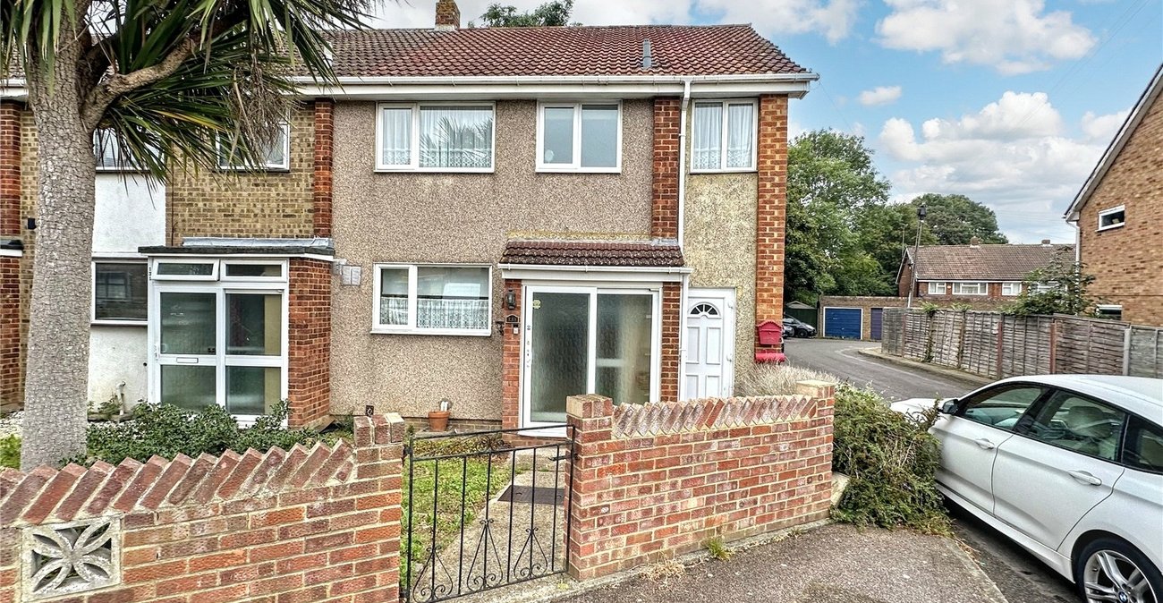 5 bedroom house for sale in Rainham | Robinson Michael & Jackson