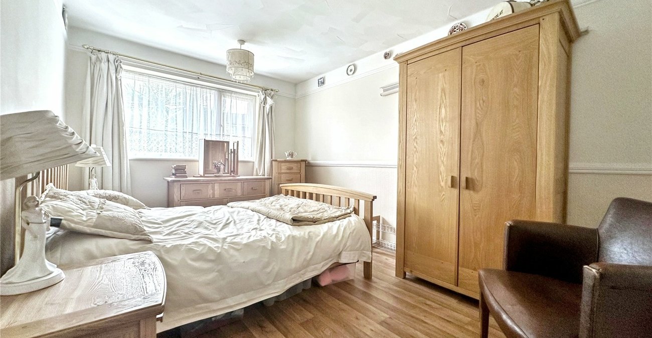 5 bedroom house for sale in Rainham | Robinson Michael & Jackson