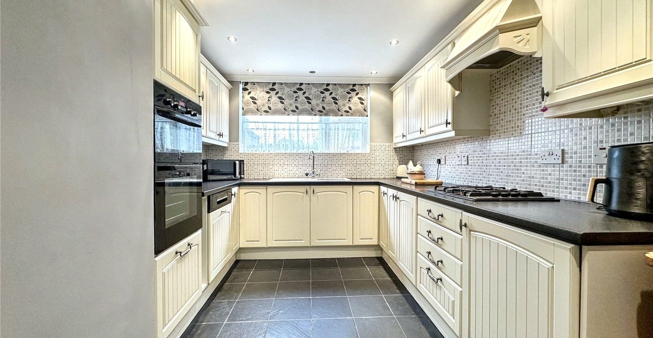 5 bedroom house for sale in Rainham | Robinson Michael & Jackson