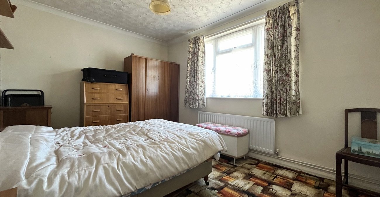 3 bedroom bungalow for sale in Chatham | Robinson Michael & Jackson