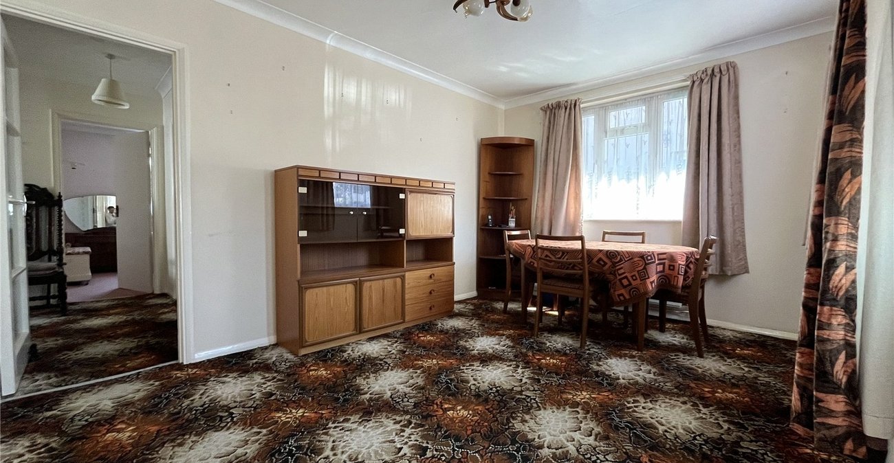 3 bedroom bungalow for sale in Chatham | Robinson Michael & Jackson