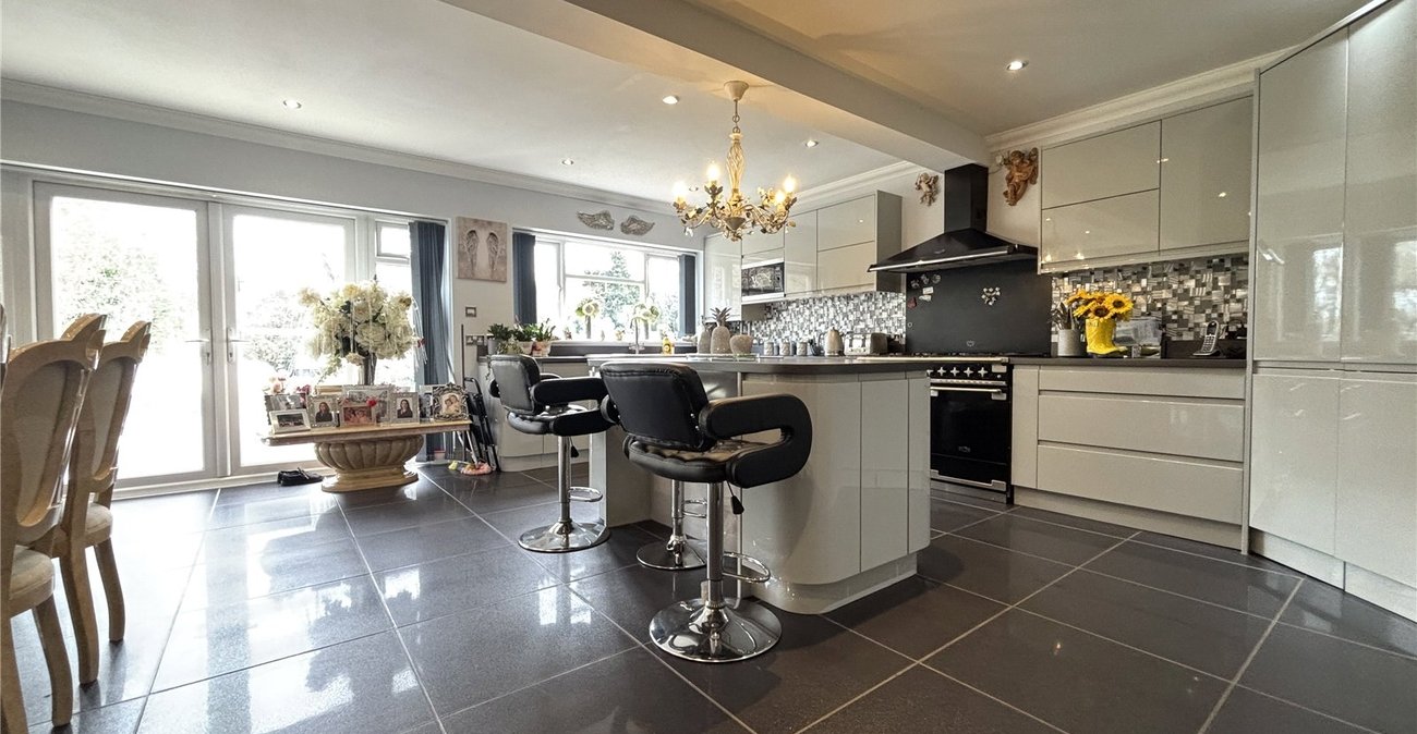 2 bedroom bungalow for sale in Walderslade | Robinson Michael & Jackson